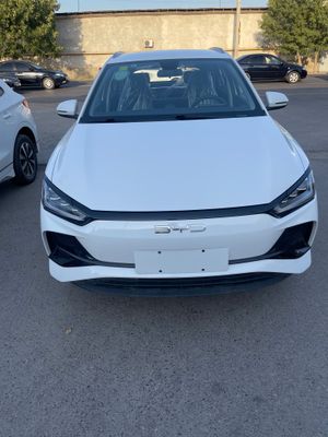 BYD e2 Luxury notariyus Toshkent Avtosalonda