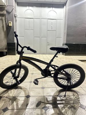 Velosiped BMX qora