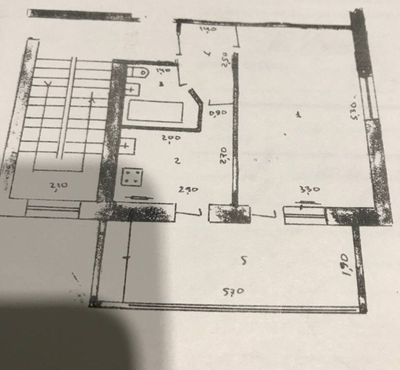 1-хона 2-каватда. Корасу-1. Укитувчи кучаси. Айвон 2×6. 41м². Гиштли.