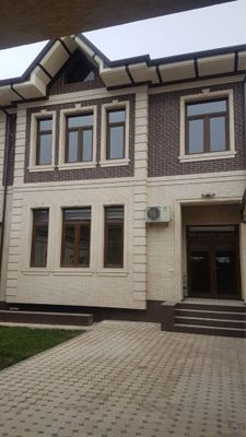 Шахар марказида Яккасарой туманида уй ижарага берилади. Сдается дом!