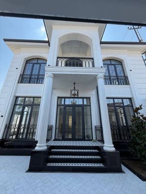 Продается евро новый дом Циалковского улица 11комнат