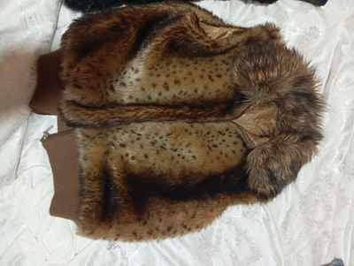 Продам безрукавки женские Калин тигровка нимча сотилади