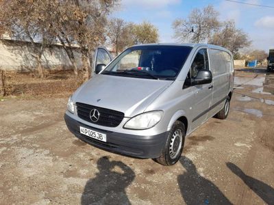 Автомобиль Mercedes Vito