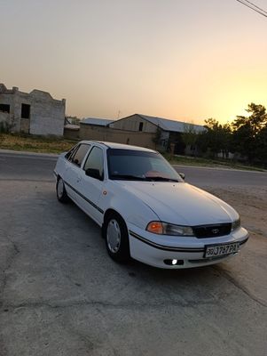Daewoo Nexia sotiladi