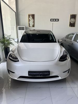 TESLA model Y sotiladi