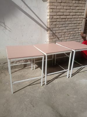 Стол сотилади 90см 90см