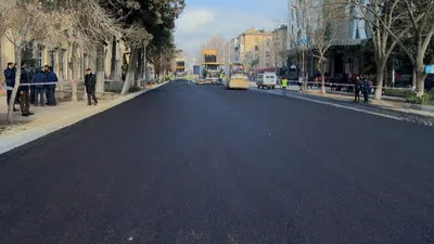 Asfalt yotqizish xizmati yularni tamirlash