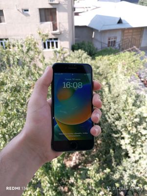 Srochna iphone 8 sotiladi