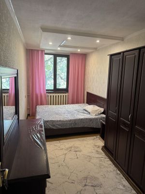 4 qavatli uyning 4-qavati 2 xonali uy