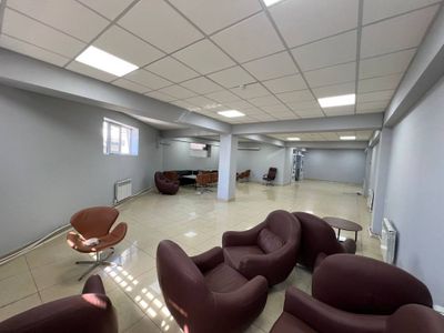 Срочно Аренда офис Showroom и т.д. 24/7 Доступ Вдоль Дороги