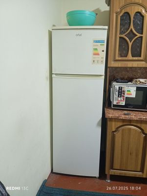 Продается холодильник работает хорошо