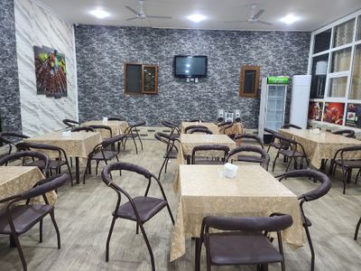 Kafe "Bek" ijaraga beriladi.