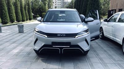BYD yuan up новая без пробег