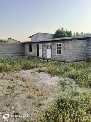 Срочни участк сотилади