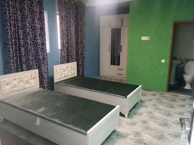 bir xona ijaraga beriladi