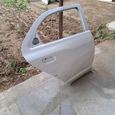 Kobilt chap orqa eshik radnoy