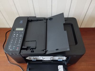 Принтер стурный цветной Canon Pixma E4570