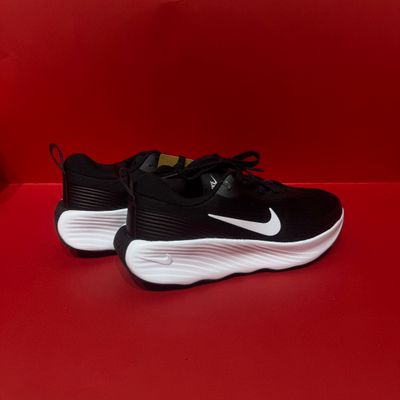 Оригинальные кроссовки от Nike