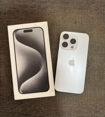 Apple 15 pro white