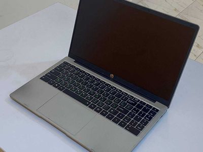 HP ofis uchun qulay noutbuk