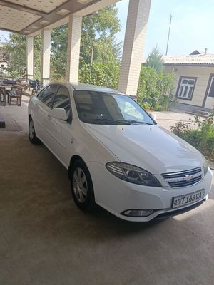 Chevrolet Gentra год 2019 пробег 147 000 машина состояние идеял