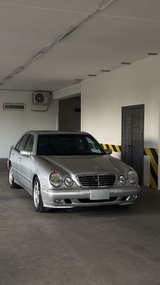 Mercedes benz w210 E320