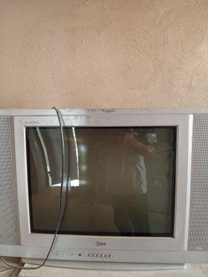 LG televizor holati ideal.