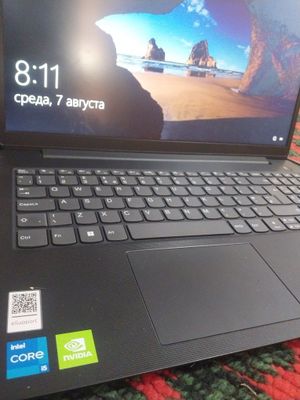 Notebook Lenovo i5 ozu 8gb Windows 10,videokarta 8gb srochna sotiladi.