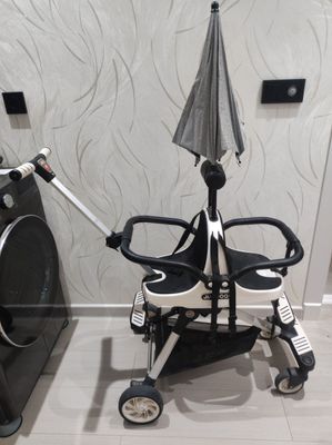 Egizaklar uchun dron kolyaska