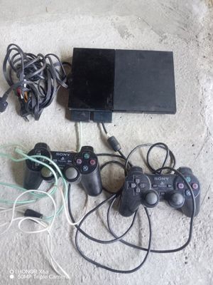 PlayStation 2 sotiladi. Holati yaxshi.