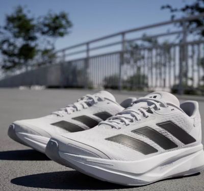 Подаются ОРИГИНАЛЬНЫЕ adidas привезены ис США.