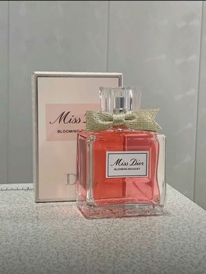 MISS DIOR