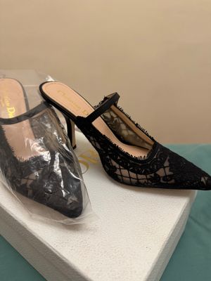 Чёрные туфли Dior — воплощение французского шика