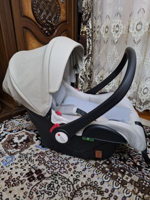 автокресло и детиский коляска