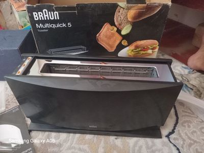 Toaster sotiladi yengi ishlatilmagan Braun marka qiziqanla aloqaga .