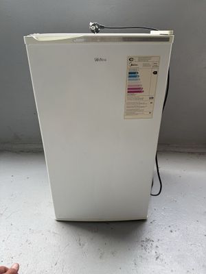 Midea xoladelnik xolati yaxshi