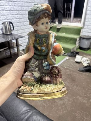 Статуэтка мальчик с собакой Португалия