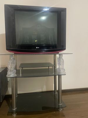 Televizor hamda patstafkasi bilan