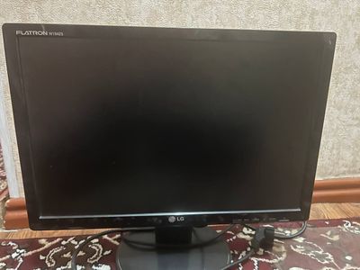 Монитор LG 19 дюймли