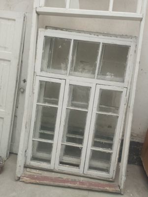 Ishlatilgan eshik deraza sotiladi
