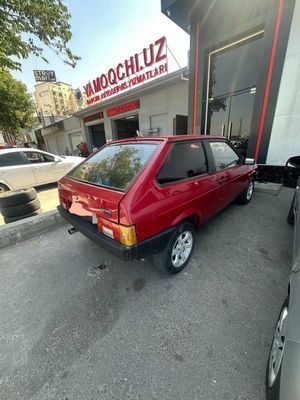 Vaz 2108 sotiladi