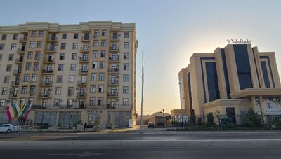 Nurafshon Xalq Banki yonida 3 xonali uy sotiladi.