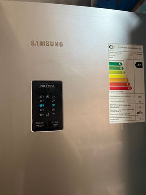 Холодильник Samsung Digital Inverter сенсорный