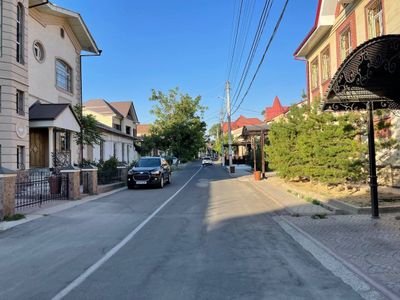 Центр города Ракатбоши мах 5.2 сотки Угловой Дом