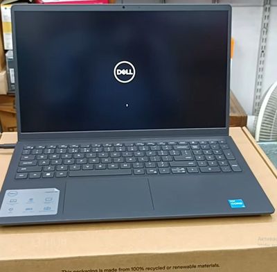 Noutbook DELL i3