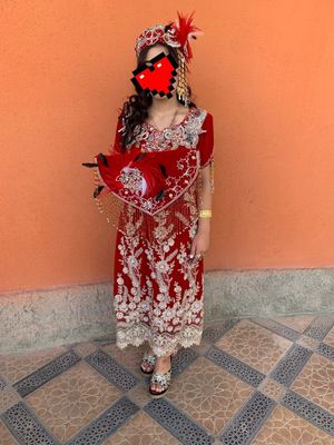 Kelin kuylak kamplekt vecherni toshli ko'ylak ukasheniy