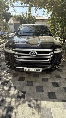 Продам Toyota Land Cruiser 300 машина своя