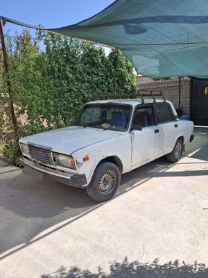 Ваз 07 Сотилади.