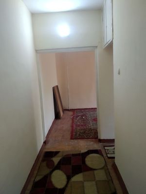 Yunusobod 10 kvartl 2 xonali kvartira Sotiladi 2/4/5 balkon 2/6