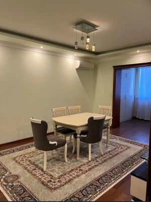 Мега планет юнусобод метро олдида ижараша хона берилади